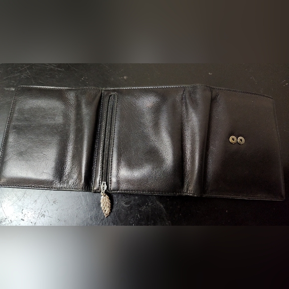 Tumi leather tri-fold wallet - Picture 7 of 8